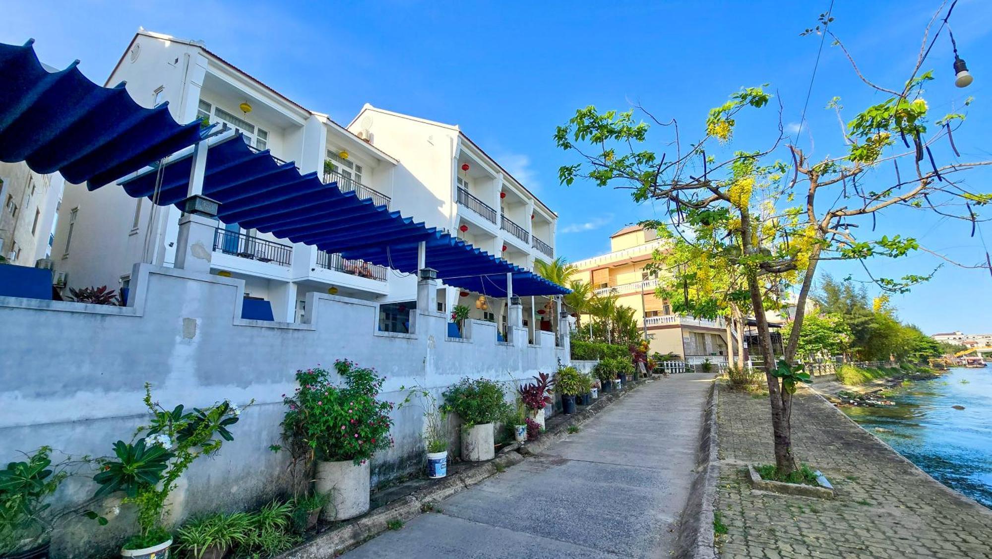 Riverside White House Boutique Hotel
