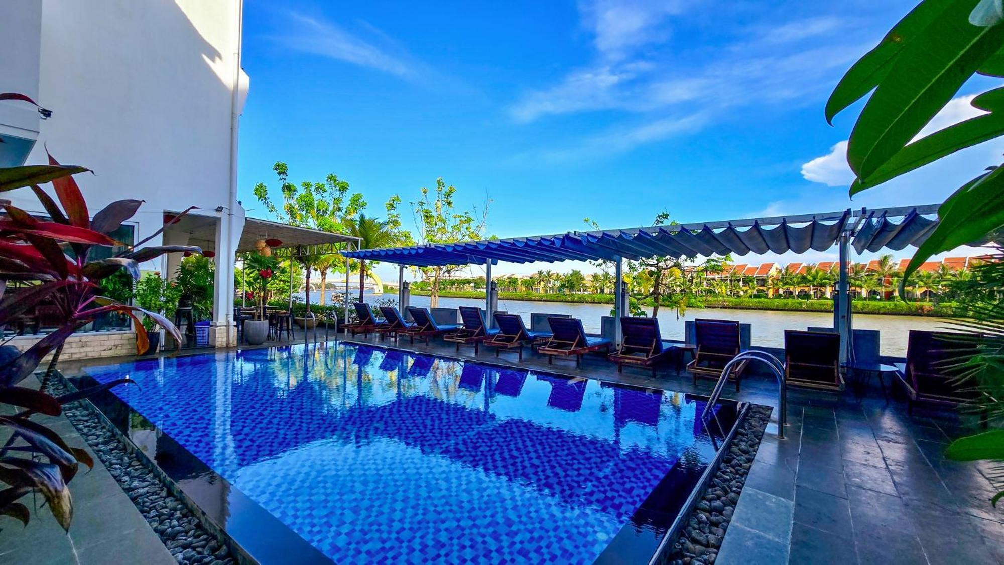 Hotel Riverside White House Boutique Hội An
