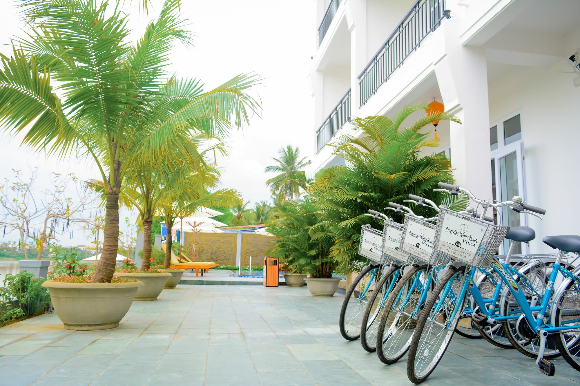 Riverside White House Boutique Hotel 3*